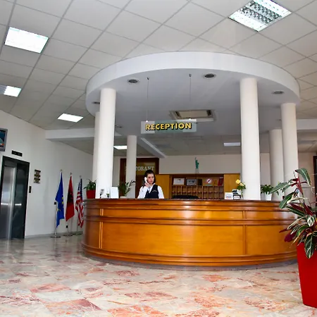 纽约酒店 4* Vlorë